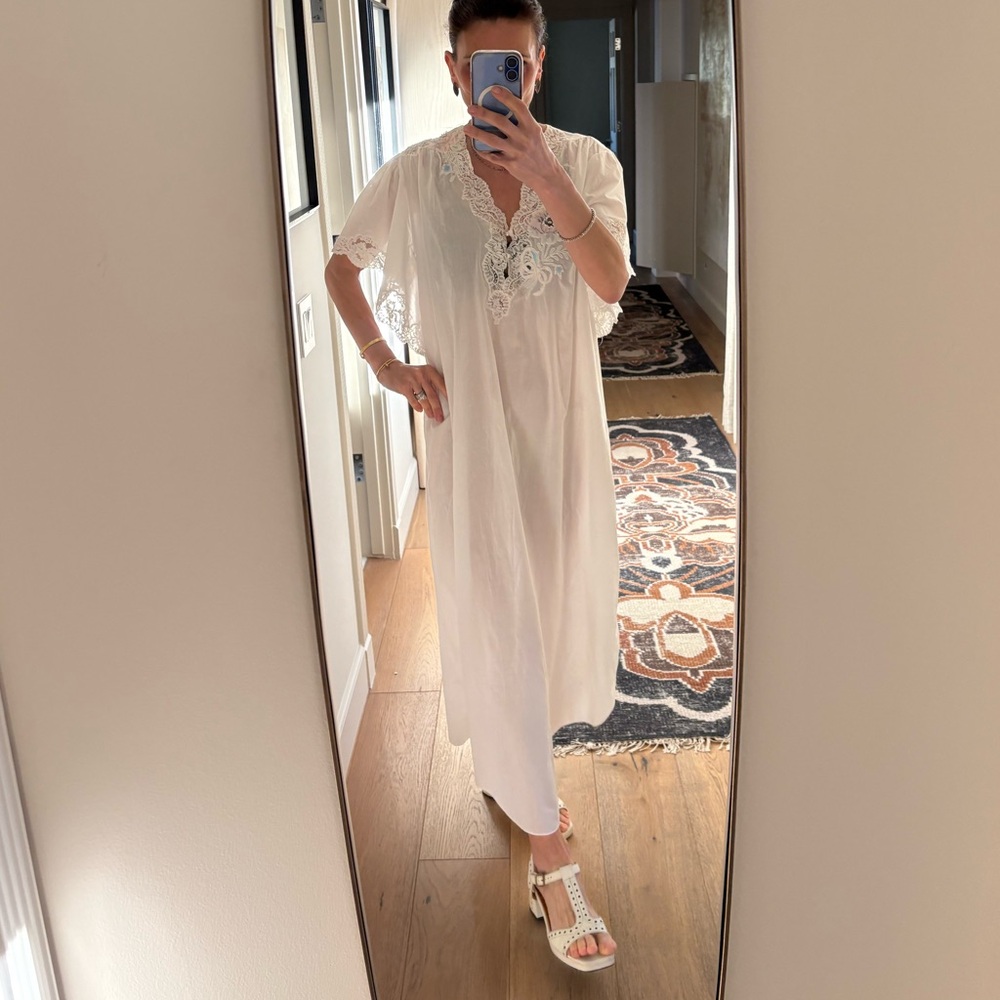 Vintage Natori Poetcore Angelcore Cotton Lace Embroidered Pearl  Lace Nightgown